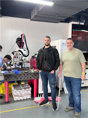 Welding Robot：Warmly Welcome Customers To Visit Our Factory To See The Welding Robot Working